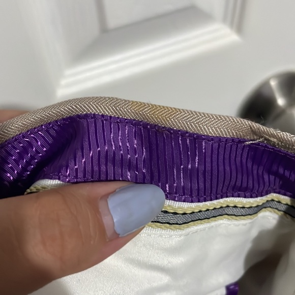 Tuxedo comes with pants and handkerchief - Picture 10 of 10